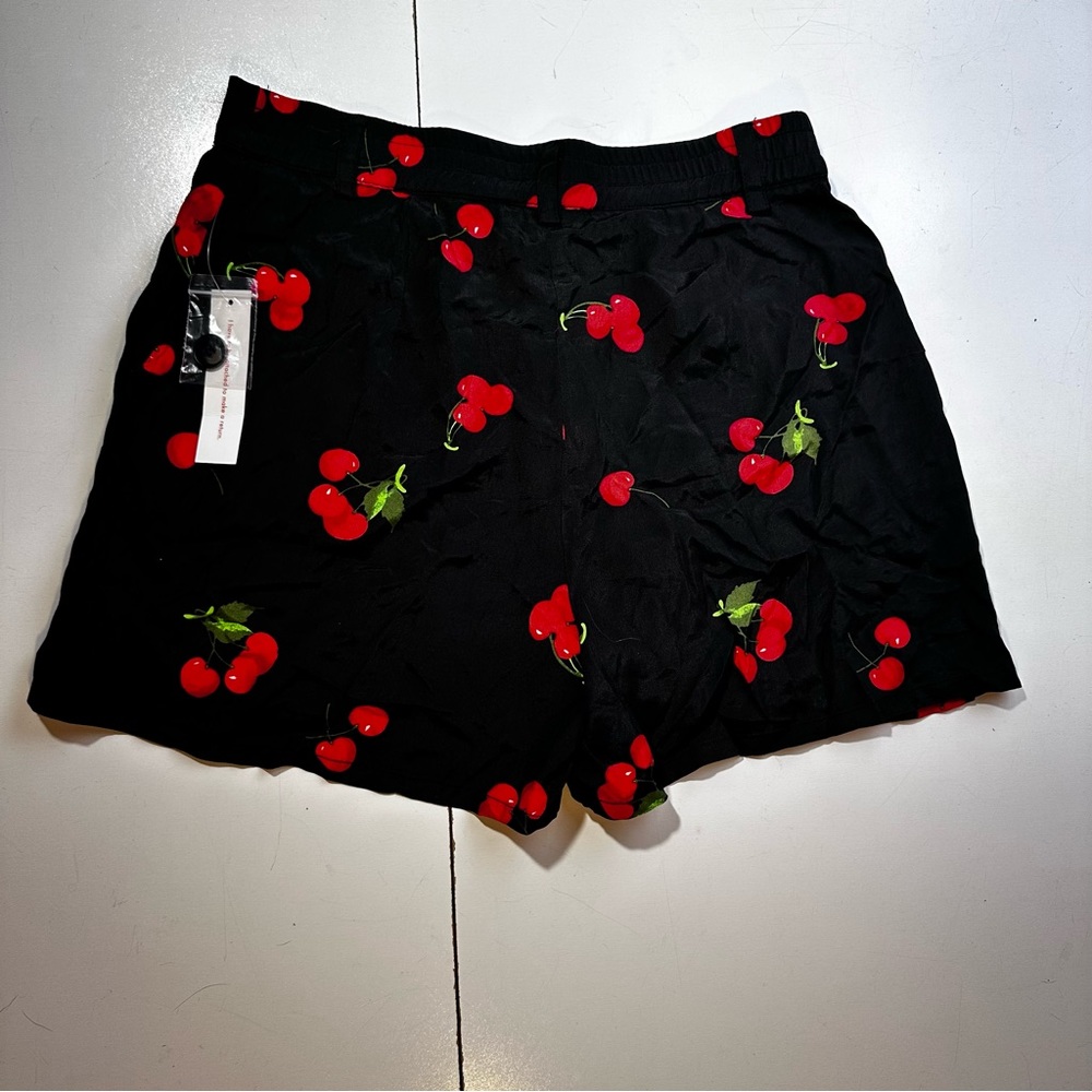 Modcloth Black Red Viscose Rayon‎ Shake A Leg Cherry Print Shorts NWT Size M - Picture 7 of 15